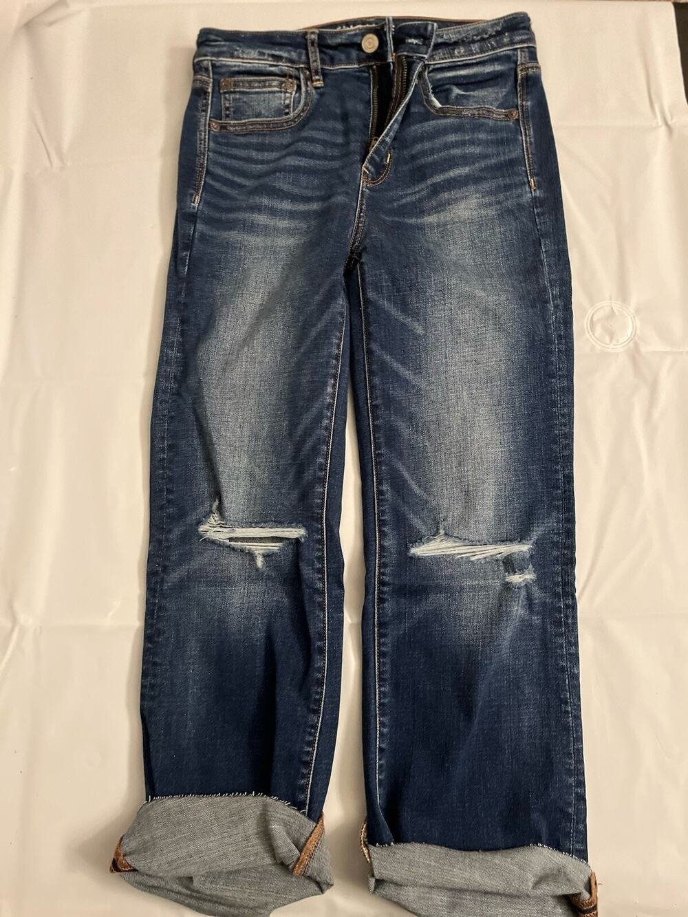 American Eagle Women's Size 2 Super Stretch Distressed Crop Jeans Raw Hem Cuffed